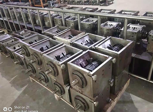 中速碎料機內（nèi）部圖